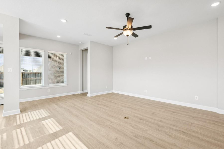 Spacious, unfurnished interior of a new home in Riceland 50’ Front Load Homesites, Mont Belvieu (Image 16).