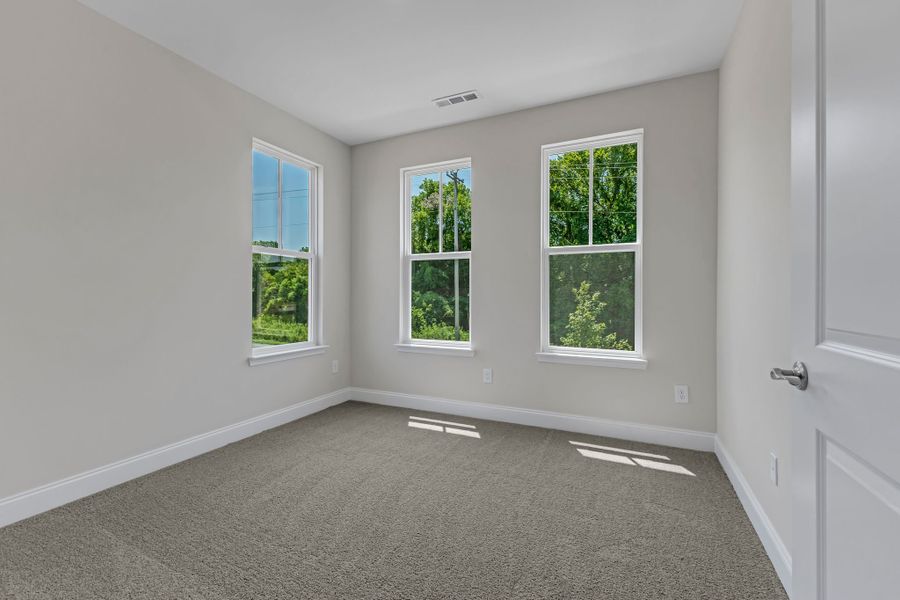 Spacious, unfurnished interior of a new home in Carothers Farms, Nolensville (Image 30).