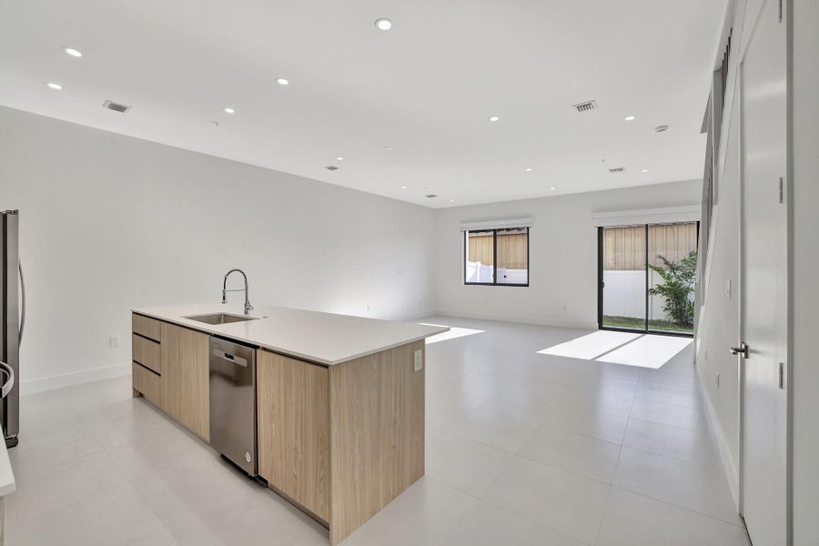 Furnished interior view inside a new home in , Oakland Park (Image 14).