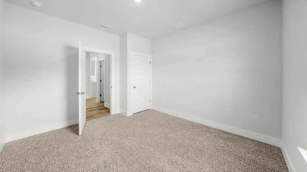 Spacious, unfurnished interior of a new home in Buffer Farms, Port Saint Joe (Image 27).