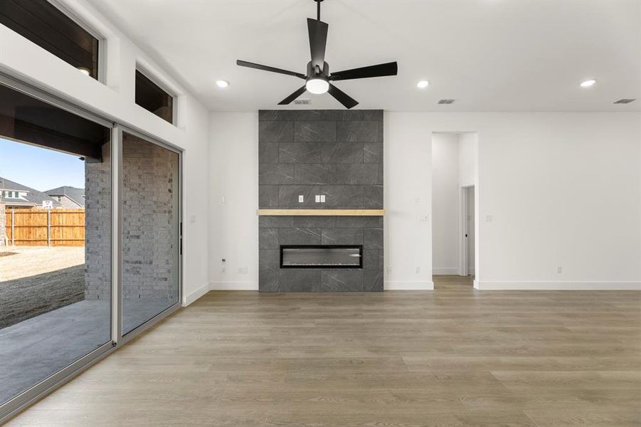 15. 1704 Canals - Family (2)