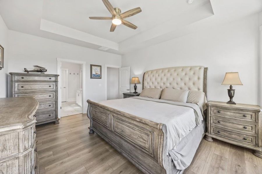 Furnished interior view inside a new home in The Cottages Of Lake Lanier, Gainesville (Image 26).
