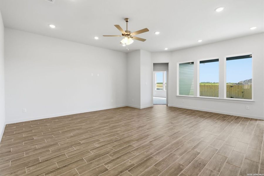 Spacious, unfurnished interior of a new home in Rhine Valley, Schertz (Image 14). Spacious, unfurnished interior of a new home in Rhine Valley, Schertz (Image 14).