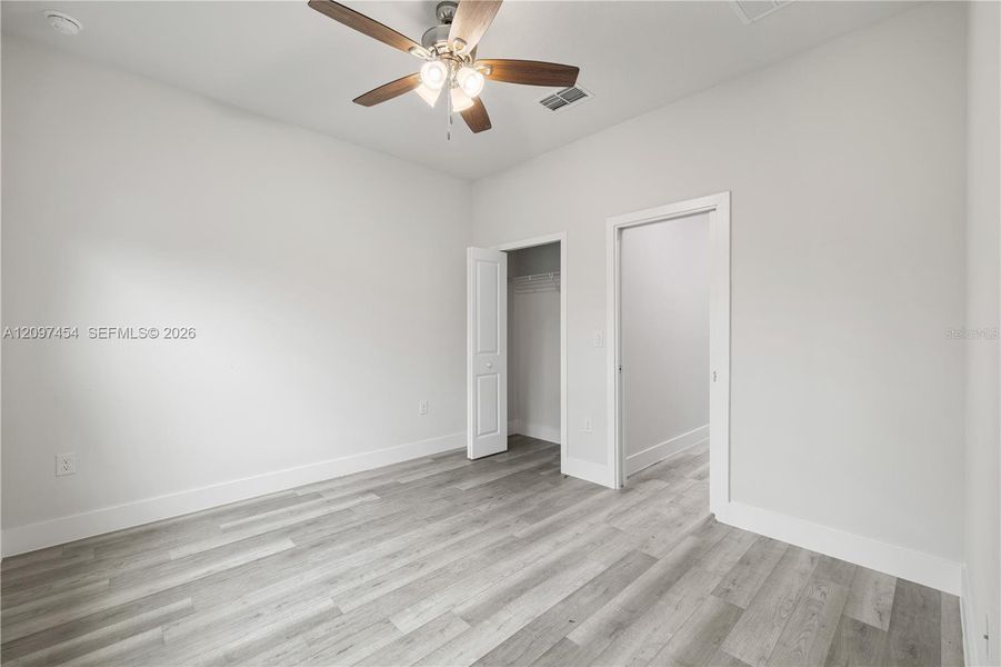 Spacious, unfurnished interior of a new home in , Ocala (Image 25).