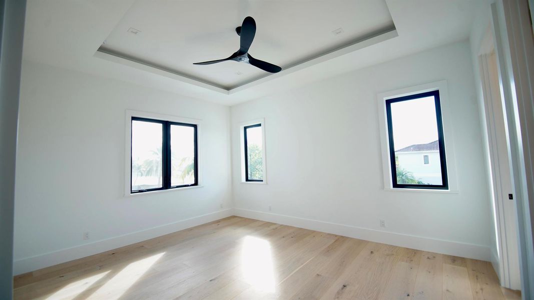 Spacious, unfurnished interior of a new home in , Palm Beach Gardens (Image 25).