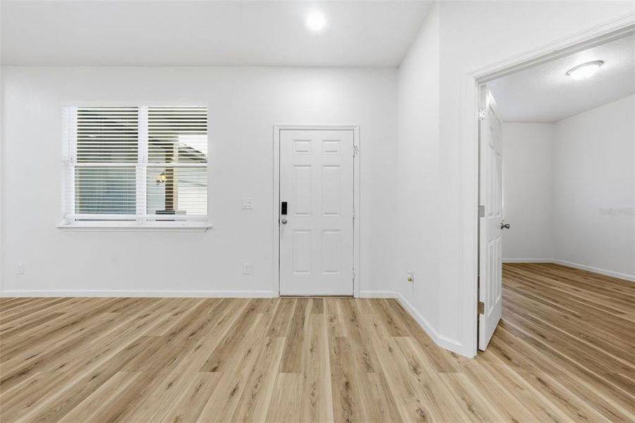 Spacious, unfurnished interior of a new home in , Altamonte Springs (Image 28).