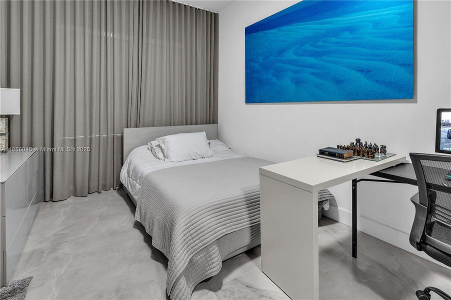 Furnished interior view inside a new home in , Miramar (Image 42).