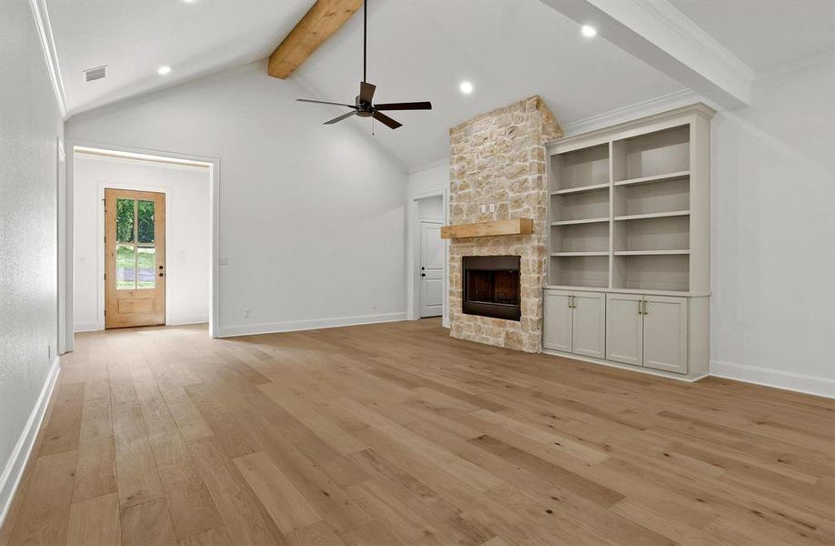 Spacious, unfurnished interior of a new home in , Athens (Image 21).