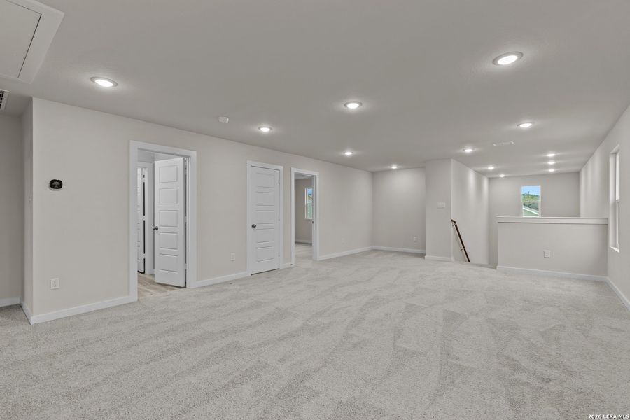 Spacious, unfurnished interior of a new home in Park Place, New Braunfels (Image 20).