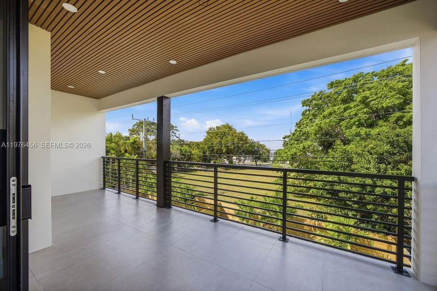 Exterior details and patio area of a home in , Fort Lauderdale (Image 26).