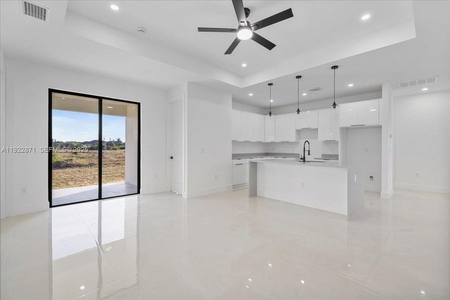 Spacious, unfurnished interior of a new home in , Lehigh Acres (Image 32).