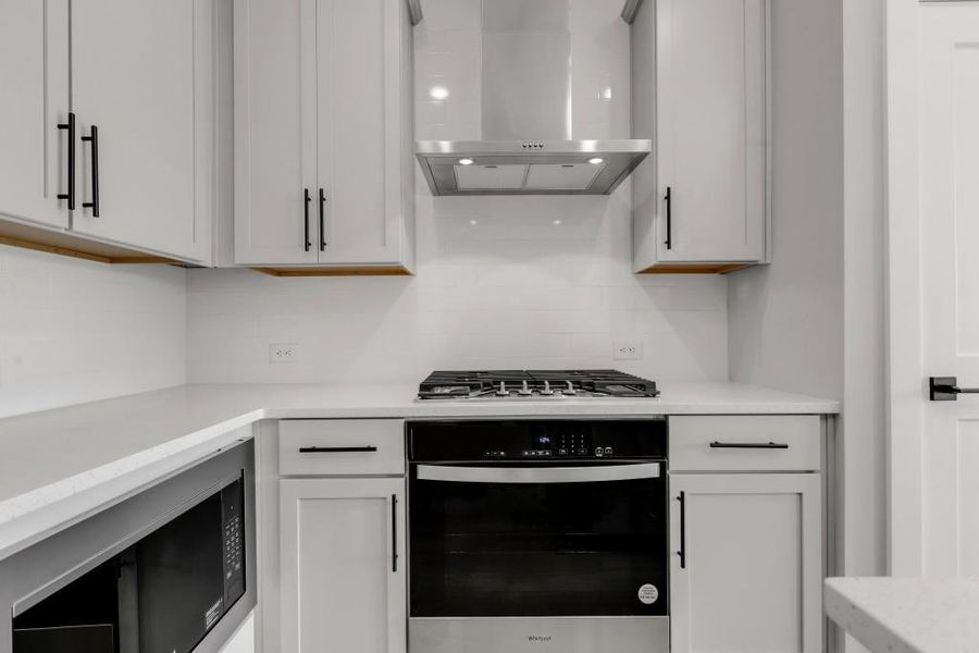Furnished interior view inside a new home in Echo Park, Suwanee (Image 9).