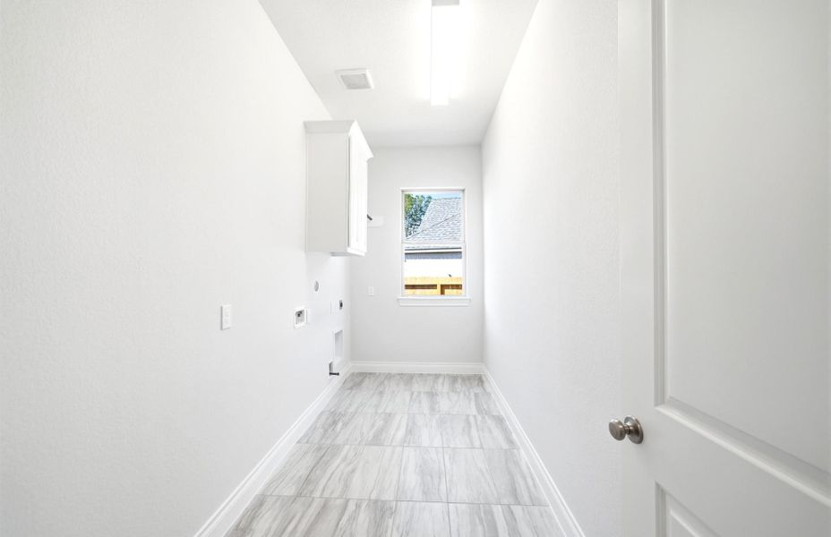 Spacious, unfurnished interior of a new home in Artavia 70′, Conroe (Image 43).