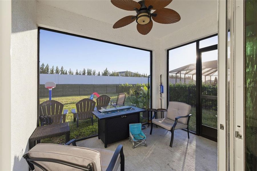 Exterior details and patio area of a home in , Bradenton (Image 3).