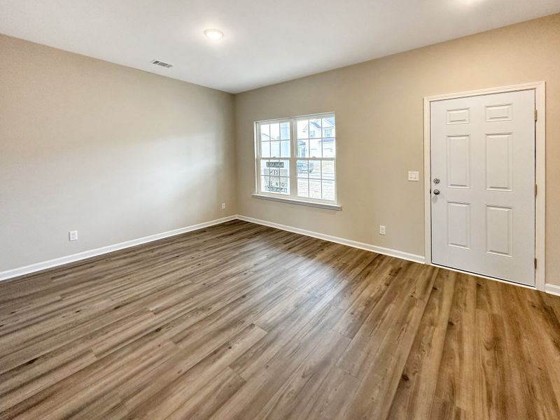 Spacious, unfurnished interior of a new home in Grand Reserve, Hinesville (Image 13).