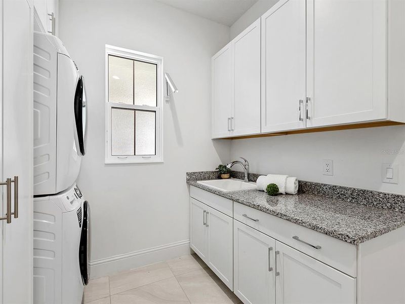 Furnished interior view inside a new home in , Lakewood Ranch (Image 38).