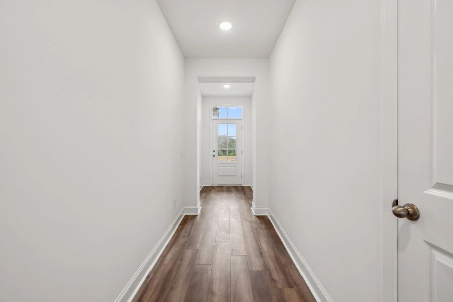 Spacious, unfurnished interior of a new home in Willow Landing, Mount Juliet (Image 19).