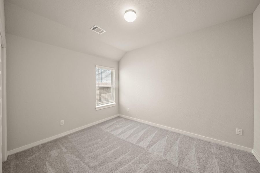 Spacious, unfurnished interior of a new home in Morton Creek Ranch, Katy (Image 22).