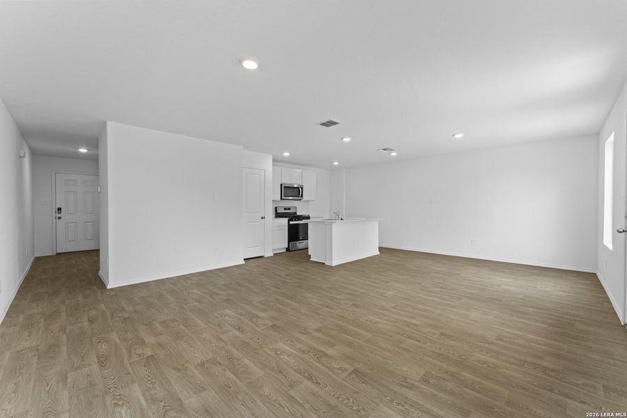 Spacious, unfurnished interior of a new home in Blue Ridge Ranch, San Antonio (Image 14). Spacious, unfurnished interior of a new home in Blue Ridge Ranch, San Antonio (Image 14).