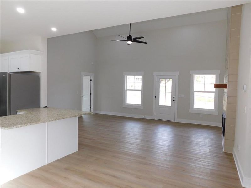Spacious, unfurnished interior of a new home in , Dahlonega (Image 14).