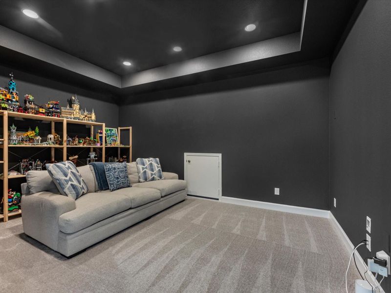 Furnished interior view inside a new home in Valencia, Manvel (Image 31).