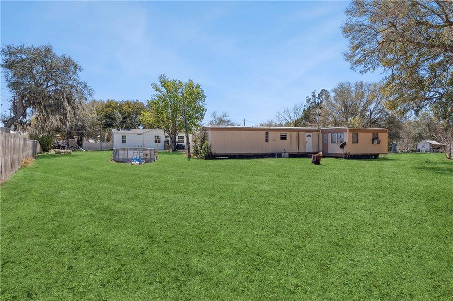 Exterior details and patio area of a home in , Lake Wales (Image 21).