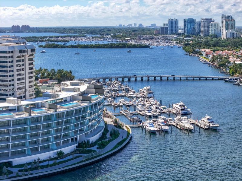 Condo located in Miami, FL showcasing its design and architecture (Image 2). Condo located in Miami, FL showcasing its design and architecture (Image 2).