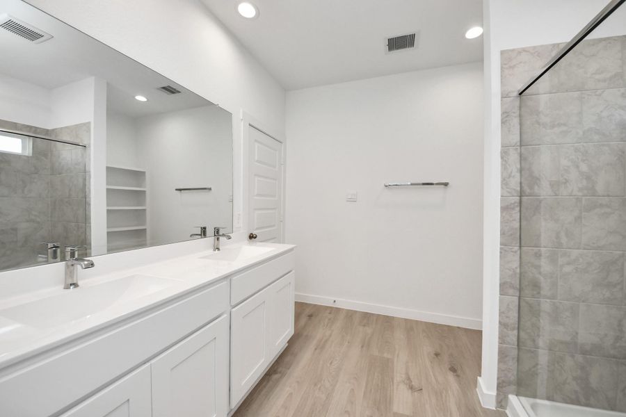 Furnished interior view inside a new home in Tamarron, Katy (Image 28).