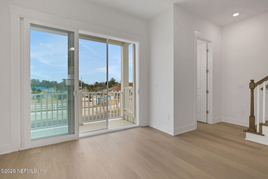 Spacious, unfurnished interior of a new home in , Jacksonville Beach (Image 33).