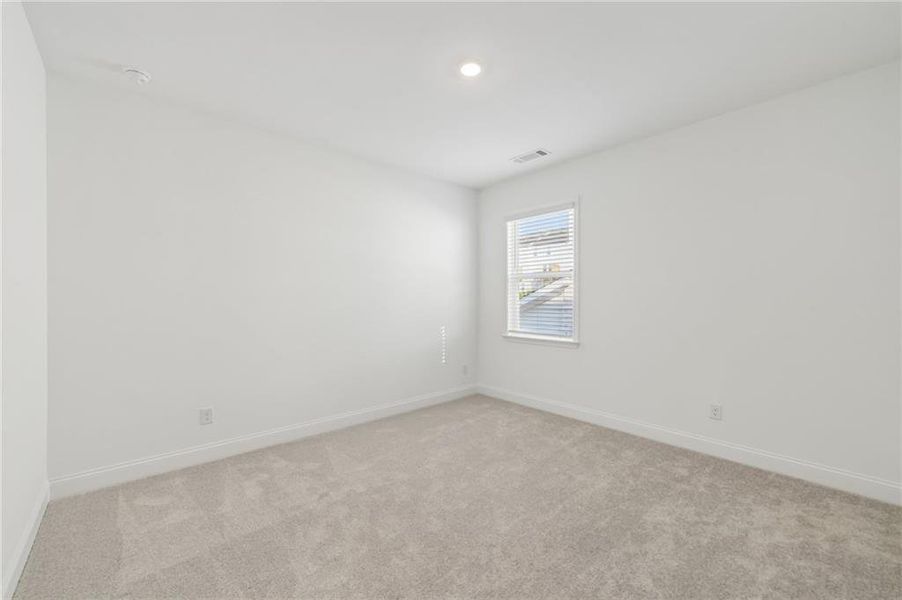 Spacious, unfurnished interior of a new home in Auburn Glen, Dacula (Image 42).