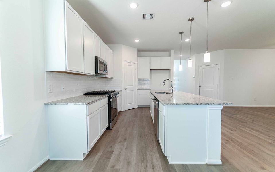 Furnished interior view inside a new home in Lago Mar, Texas City (Image 4).