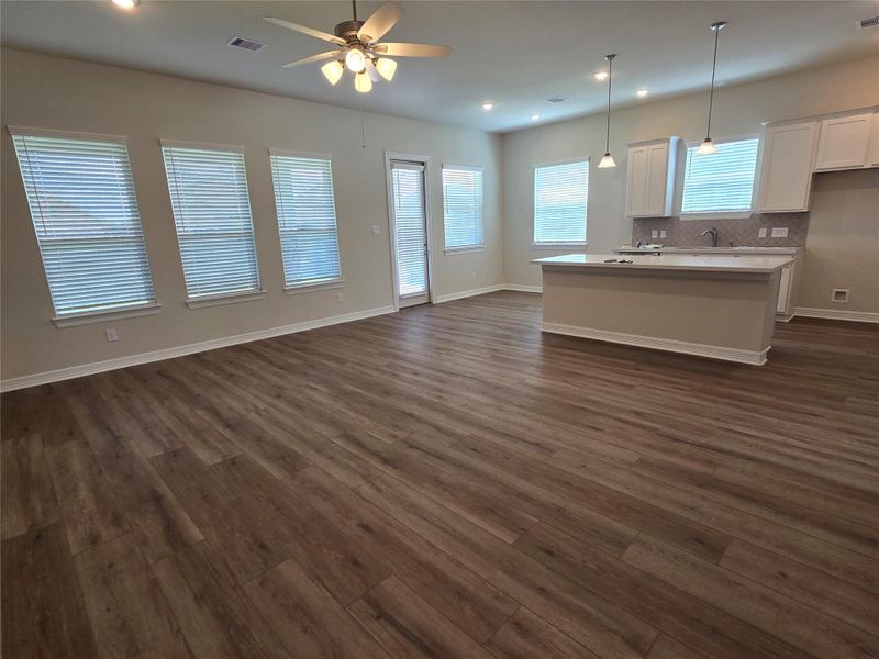 Spacious, unfurnished interior of a new home in Lake Mija Village, Seabrook (Image 11).