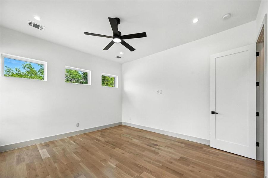 Spacious, unfurnished interior of a new home in , Dallas (Image 22).