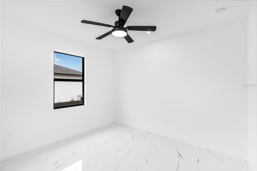 Spacious, unfurnished interior of a new home in , Cape Coral (Image 10).