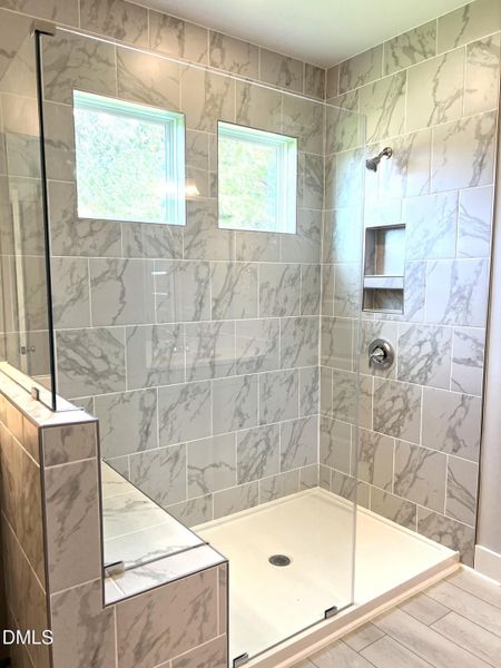 Stanley - Luxury Bathroom 2