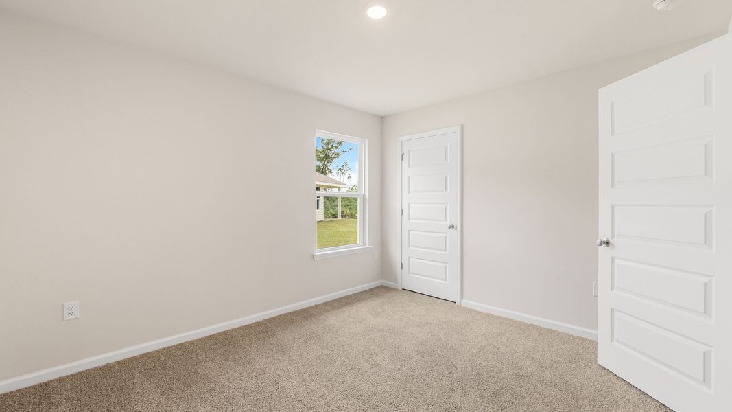Spacious, unfurnished interior of a new home in Titus Park, Panama City (Image 15).