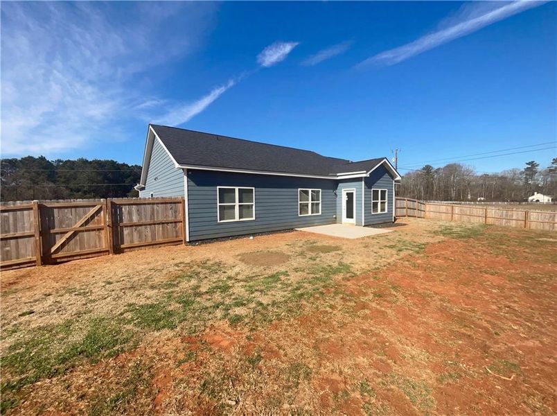Exterior details and patio area of a home in , Grantville (Image 3).