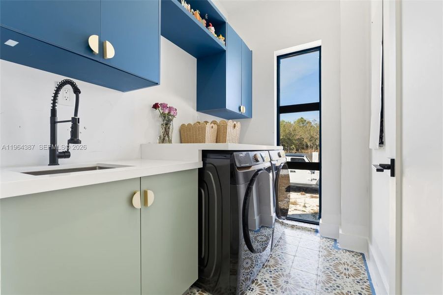 Furnished interior view inside a new home in , Clewiston (Image 7).