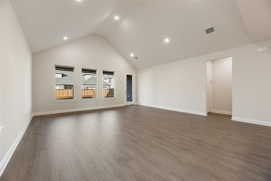 Spacious, unfurnished interior of a new home in Villages of Creekwood, Frisco (Image 23).