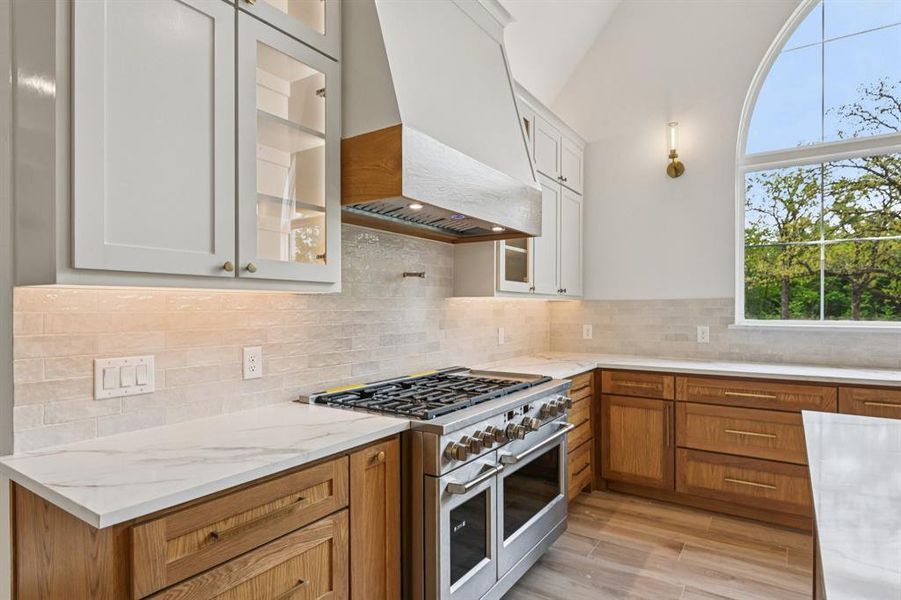 Furnished interior view inside a new home in , Burleson (Image 19).