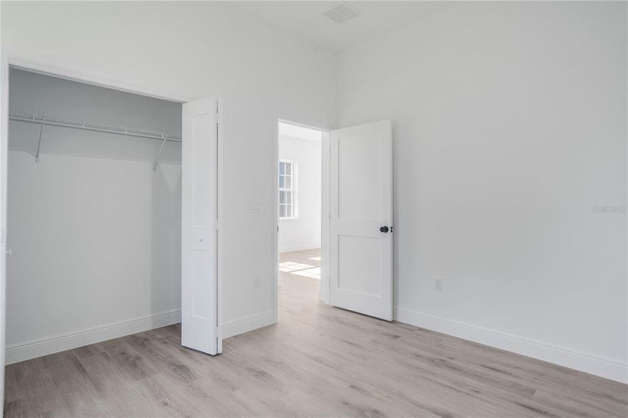 Spacious, unfurnished interior of a new home in , Dunnellon (Image 20).