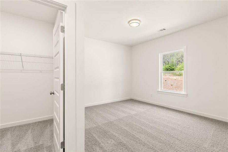 Spacious, unfurnished interior of a new home in , Gainesville (Image 25).
