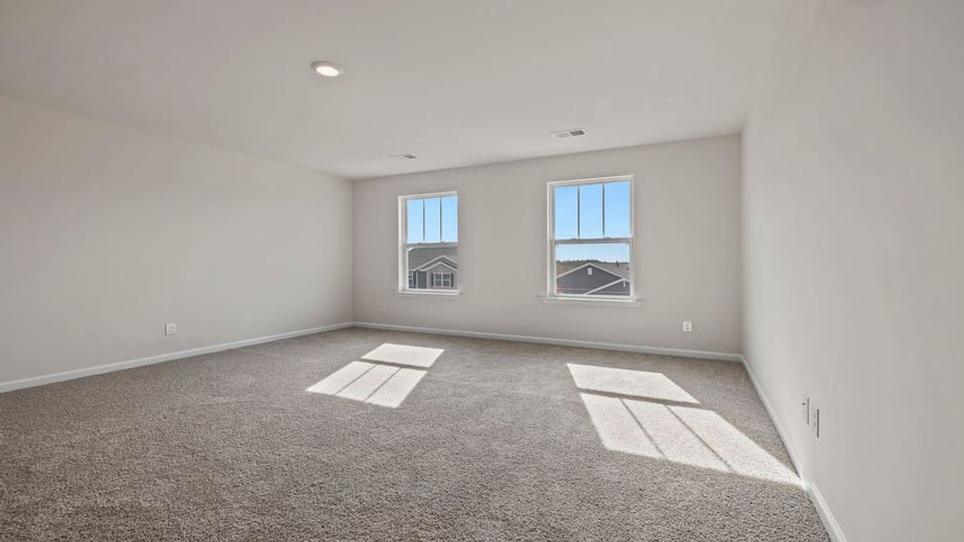 Spacious, unfurnished interior of a new home in Sage Grove, Lyman (Image 27).