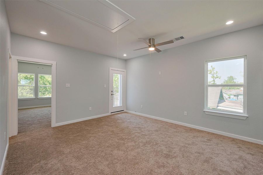 Spacious, unfurnished interior of a new home in , Houston (Image 38).