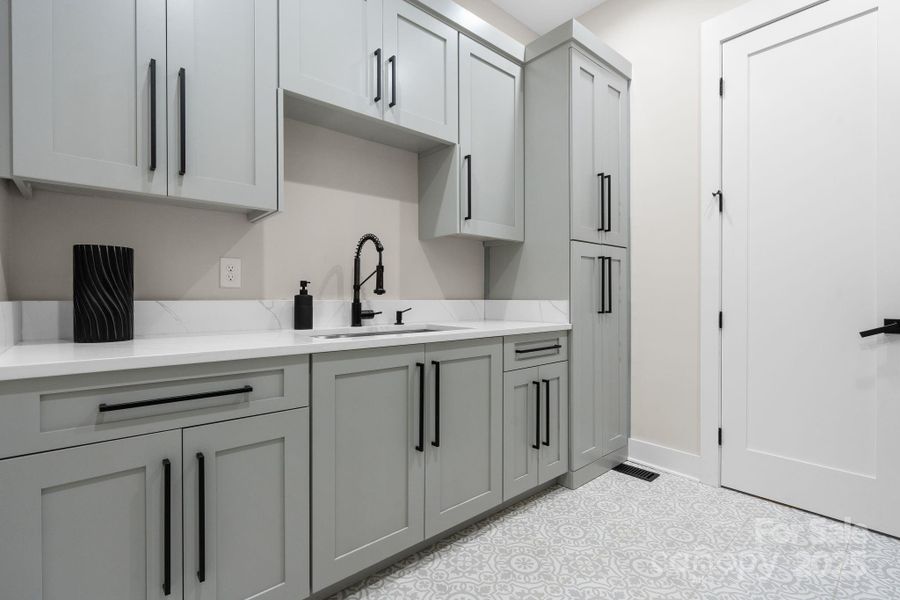 Image 29 of a home in .