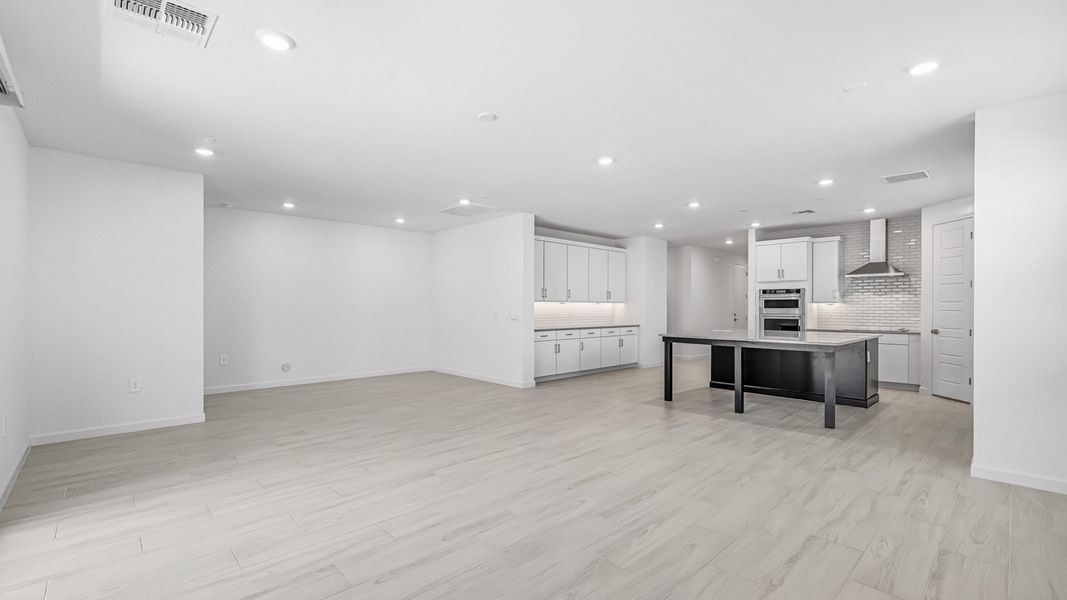 Spacious, unfurnished interior of a new home in Prada, Phoenix (Image 19). Spacious, unfurnished interior of a new home in Prada, Phoenix (Image 19).