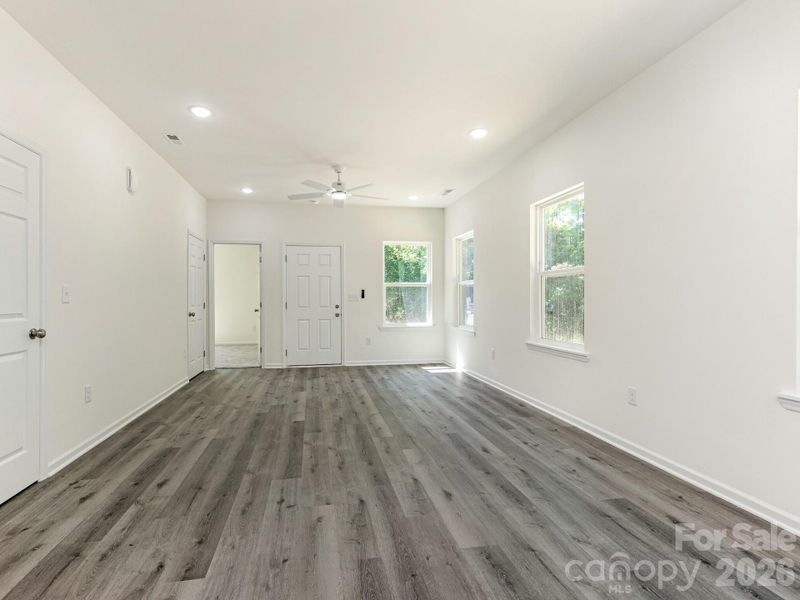 Spacious, unfurnished interior of a new home in , Midland (Image 12).