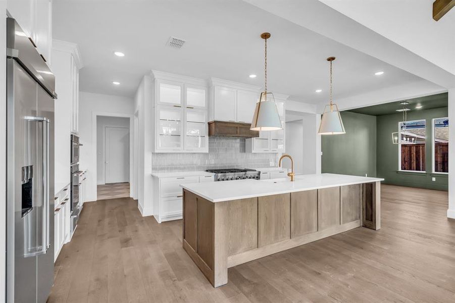 DYLD-0120-00_BROOKDALE II - B_Kitchen & Dining