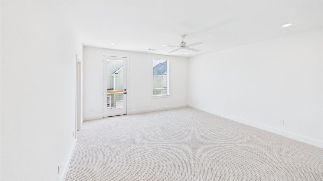 Spacious, unfurnished interior of a new home in , Houston (Image 28).