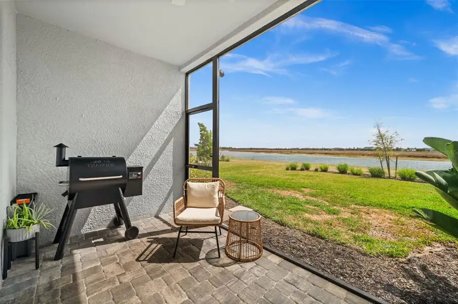 Exterior details and patio area of a home in , Punta Gorda (Image 4).